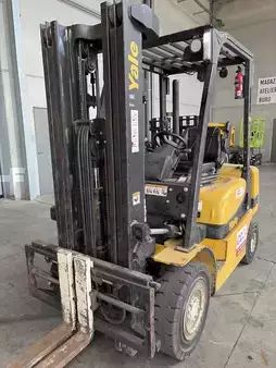 Empilhador diesel 2017  Yale GDP25MX (2)