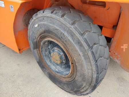 Wózki widłowe diesel 2017  Doosan D70S-7 (14)
