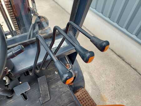 Wózki widłowe diesel 2016  Doosan D30G (9)