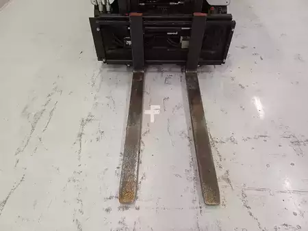 Chariots électriques à 4 roues 2018  Still RX 60-25 (7)