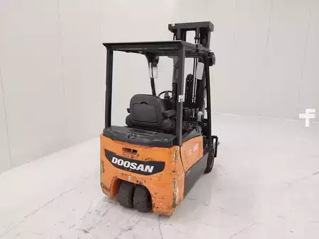 El truck - 4 hjulet 2017  Doosan B20T-7 (4)
