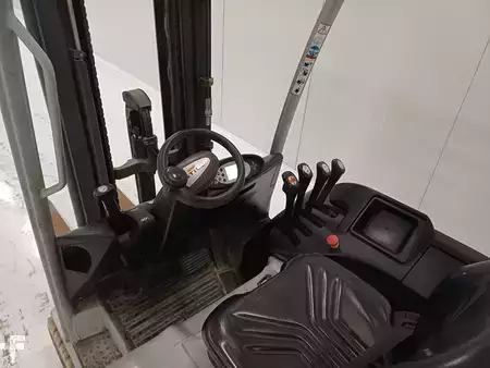 Chariots électriques à 4 roues 2018  Still RX 20-20 (8)