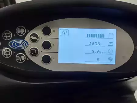 Chariots électriques à 4 roues 2018  Still RX 20-20 (9)