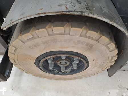 Chariots électriques à 4 roues 2018  Still RX 60-25 (10)