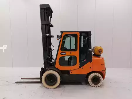 Carrelli elevatori GPL 2018  Doosan G33P-5 (1)