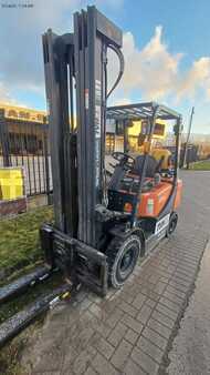 Empilhador a gás 2018  Doosan G25G PLUS (1)