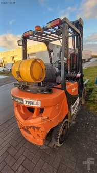 Empilhador a gás 2018  Doosan G25G PLUS (2)