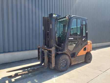 Chariots élévateurs diesel 2018  Doosan D30S-7 (1)