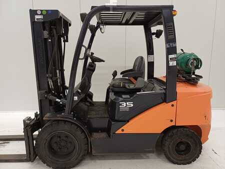 Nestekaasutrukki 2018  Doosan G35C-7 (2)