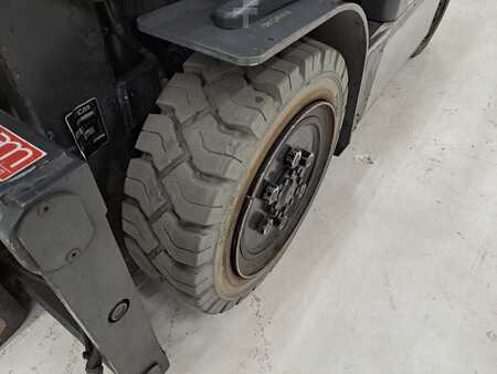 Carrelli elettrici 4 ruote 2010  TCM FB30-7 (11)