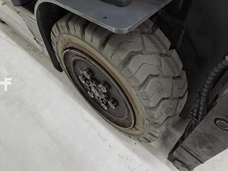 Carrelli elettrici 4 ruote 2010  TCM FB30-7 (14)