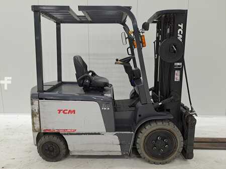 Carrelli elettrici 4 ruote 2010  TCM FB30-7 (3)