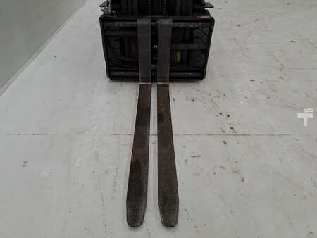 Carrelli elettrici 4 ruote 2010  TCM FB30-7 (5)