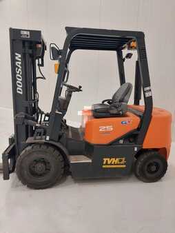Dieselstapler 2012  Doosan D25G (1)