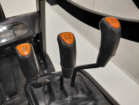 Empilhador a gás 2019  Doosan G18S-5 (8)