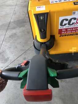 Magasemelésű béka 2005  Jungheinrich EJC 110 (5)