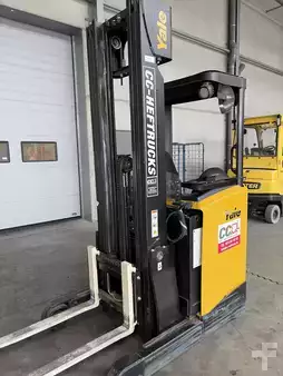 Carretilla retráctil 2018  Yale MR12E (2)