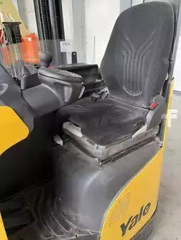 Carretilla retráctil 2018  Yale MR12E (3)