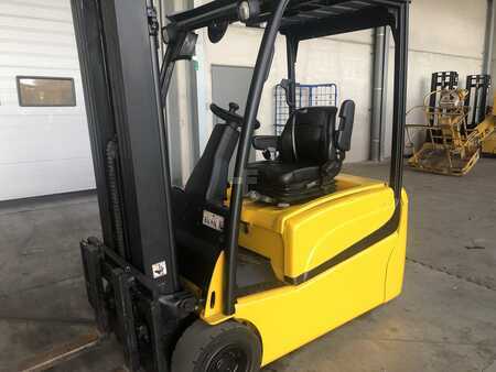 Sähkö - 4 pyör 2014  Yale ERP20VT (1)