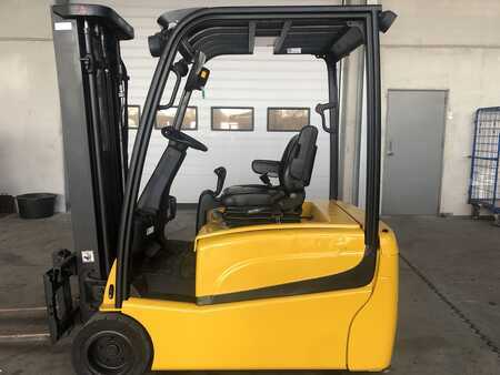 Sähkö - 4 pyör 2014  Yale ERP20VT (2)