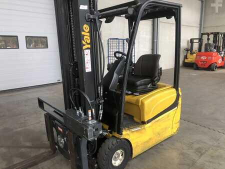 4-wiel elektrische heftrucks 2009  Yale ERP16VT (1)