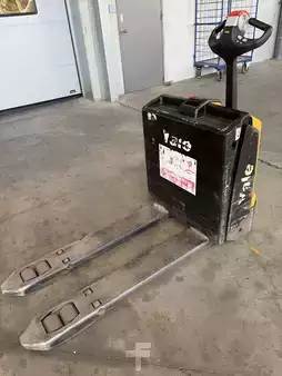Transpallet elettrici 2016  Yale MP16 (2)