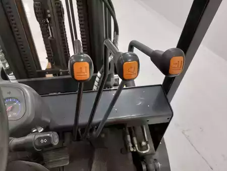 Empilhador a gás 2017  Doosan G25G (6)