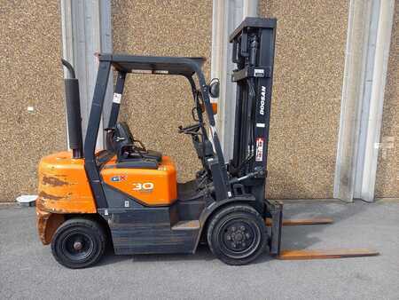 Wózki widłowe diesel 2011  Doosan D30G (3)