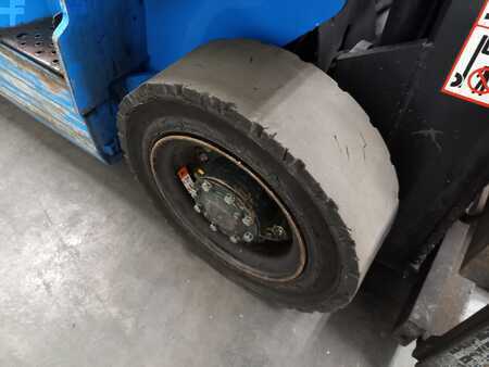Treibgasstapler 2007  Nissan UD02A25PQ (13)