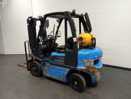 Treibgasstapler 2007  Nissan UD02A25PQ (2)