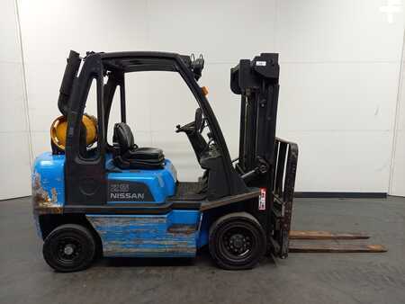 Treibgasstapler 2007  Nissan UD02A25PQ (3)