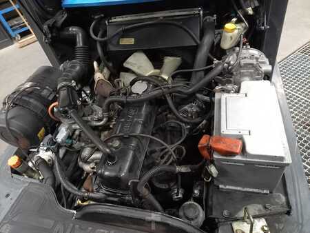 Treibgasstapler 2007  Nissan UD02A25PQ (6)