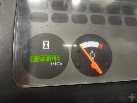 Treibgasstapler 2007  Nissan UD02A25PQ (8)
