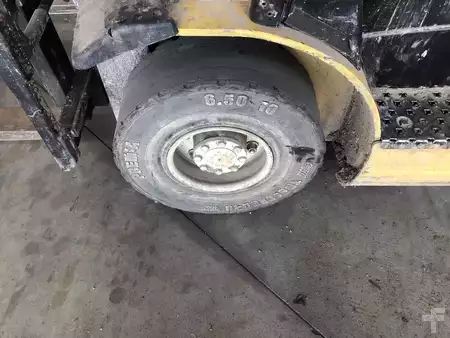 Gas truck 2009  Yale GLP20SVX (10)