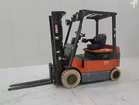 Elektro čtyřkolový VZV 2007  Toyota 7FBMF25 (1)