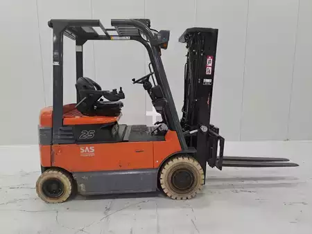 Elektro čtyřkolový VZV 2007  Toyota 7FBMF25 (3)
