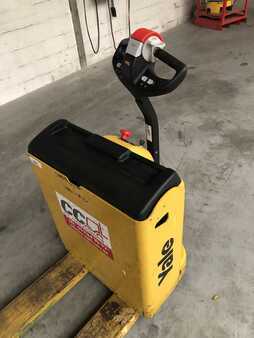 Electric Pallet Trucks 2013  Yale MP20 (3)