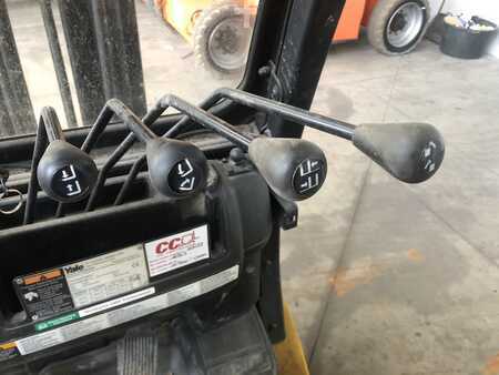 Chariots élévateurs diesel 2016  Yale GDP35VX (6)