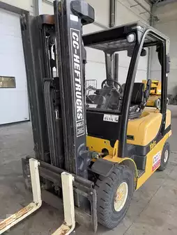 Carrelli elevatori diesel 2013  Yale GDP25VX (4)