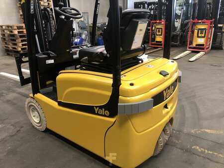 Eléctrica de 4 ruedas 2023  Yale ERP15VT (1)