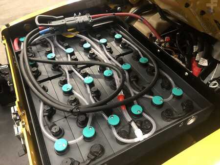 Eléctrica de 4 ruedas 2023  Yale ERP15VT (6)