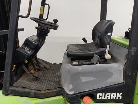 Propane Forklifts 2000  Clark CGP 45 (6)