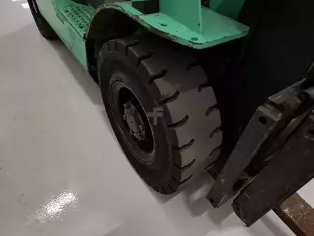 Gasoltruck 2013  Mitsubishi FG18NT (14)