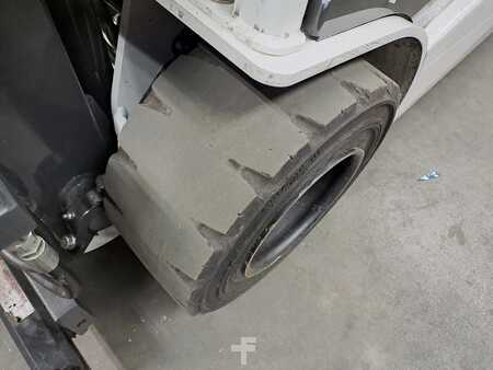Eléctrico - 4 rodas 2015  Unicarriers AG1N1L18Q (14)
