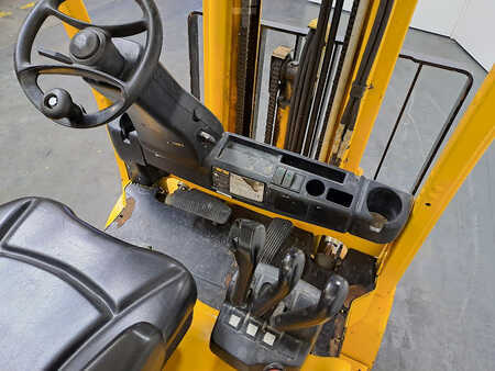 Outro 2012  Hyster J2.5XN (4)