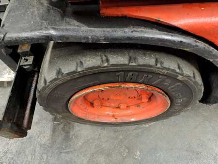 Carrelli elettrici 4 ruote 2005  Linde E16C (11)