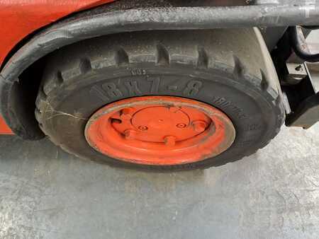 Carrelli elettrici 4 ruote 2005  Linde E16C (13)