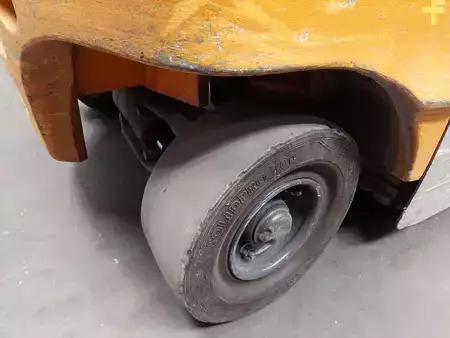 Elektromos 4 kerekű 2008  Still RX 60-35 (20)