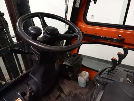 Chariots élévateurs GPL 2015  Doosan G25E-5 (5)