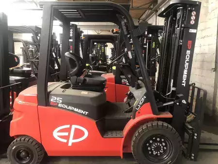 Electric - 4 wheels 2024  EP Equipment EFL253-B (1)